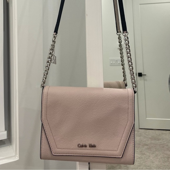 Calvin Klein Crossbody Bag / Purse - Picture 1 of 5